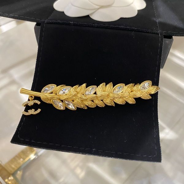pins, brooches 18k gold brooch designer jewelry diamond luxury brand romantic couple versatile wedding party ornament love gift, Gray
pins, brooches 18k gold brooch designer jewelry diamond luxury brand romantic couple versatile wedding party ornament love gift, Gray