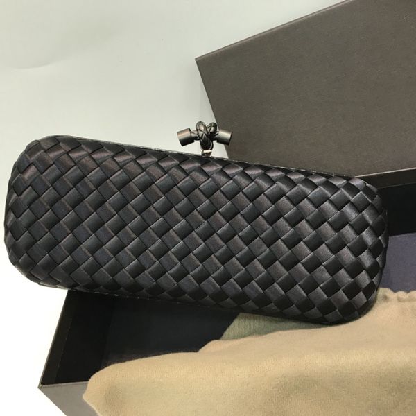 7a designer woven bag ribbon woven clutch ladies evening bag leather lined snakeskin binding fashion wallet vintage luxury bag long new
7a designer woven bag ribbon woven clutch ladies evening bag leather lined snakeskin binding fashion wallet vintage luxury bag long new