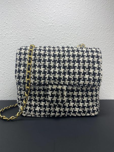 classic rhombus handbag single shoulder bag messenger bag wool tweed embroidered chain bag
classic rhombus handbag single shoulder bag messenger bag wool tweed embroidered chain bag