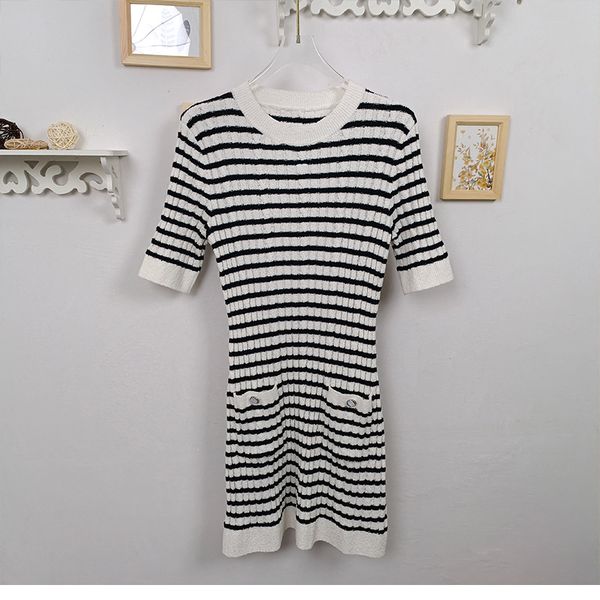 303 2023 spring flora print dress crew neck sleeveless crew neck white pink kint panelld dress luxury fashion prom womens clothes xue, Black
303 2023 spring flora print dress crew neck sleeveless crew neck white pink kint panelld dress luxury fashion prom womens clothes xue, Black