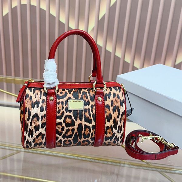 leopard print totes bag women handbag purse pillow crossbody bags spray painting lady shoulder purses leather fashion letters zipper closure
leopard print totes bag women handbag purse pillow crossbody bags spray painting lady shoulder purses leather fashion letters zipper closure