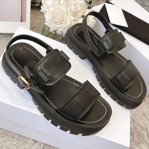 new 2023s womens designer sandals summer roman platform sandal classic casual relaxation beach triomphes sandals upper with signature logo c, Black
new 2023s womens designer sandals summer roman platform sandal classic casual relaxation beach triomphes sandals upper with signature logo c, Black
