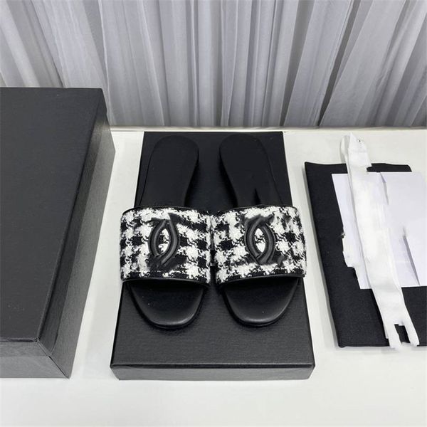 fashion slippers 2023 channel luxury design summer men's and women's flats thick soled leather rubber lettering logo casual cartoo, Black
fashion slippers 2023 channel luxury design summer men's and women's flats thick soled leather rubber lettering logo casual cartoo, Black