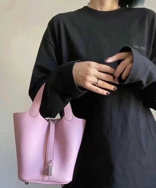 designer original herms new manual waxed vegetable basket tc leather soblack large capacity portable tote bucket bag
designer original herms new manual waxed vegetable basket tc leather soblack large capacity portable tote bucket bag