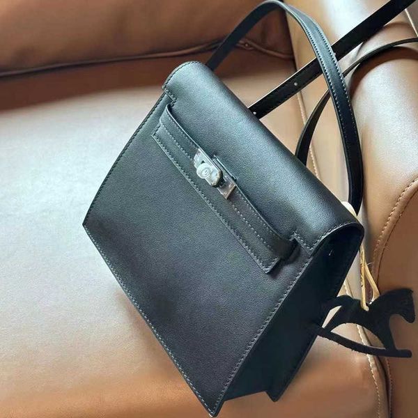 tote v the designer vbag bags for ladies handbag bags crossbody woman beach women handmade kelly 2023 new swift cowhide generation purple sh
tote v the designer vbag bags for ladies handbag bags crossbody woman beach women handmade kelly 2023 new swift cowhide generation purple sh