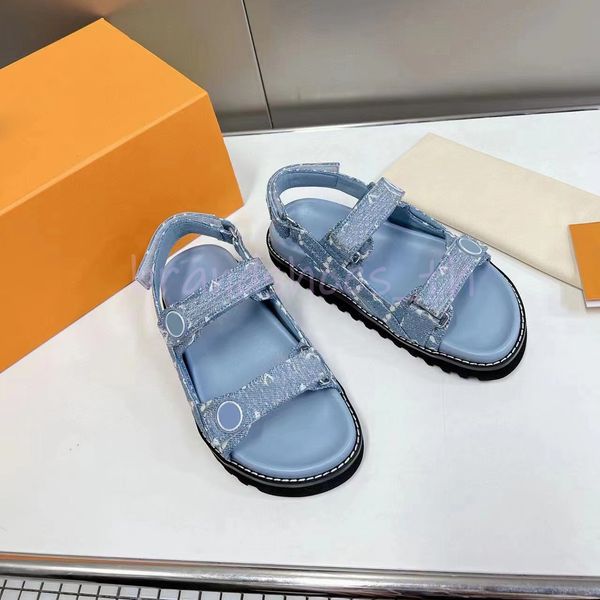 women designer slippers transparent pvc jelly lady letter printed luxury summer sandals comfortable flip flops size 35-42 qzey, Black
women designer slippers transparent pvc jelly lady letter printed luxury summer sandals comfortable flip flops size 35-42 qzey, Black