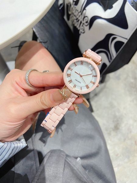 wristwatches for 2023 womens watches three stitches 32mm quartz watch luxury brand ceramic case lady accessories fritillary pearl round shap, Slivery;brown
wristwatches for 2023 womens watches three stitches 32mm quartz watch luxury brand ceramic case lady accessories fritillary pearl round shap, Slivery;brown