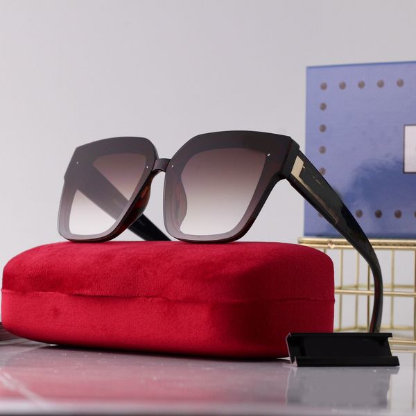 Fashion Designer PC Farme polarized Sunglasses Brand Letter Glasses Outdoor Shades Classic Luxury sunglasses for women Mirrors Eyewear
Fashion Designer PC Farme polarized Sunglasses Brand Letter Glasses Outdoor Shades Classic Luxury sunglasses for women Mirrors Eyewear