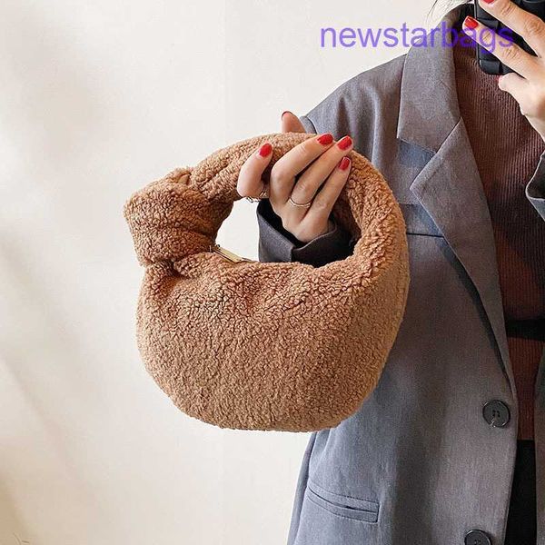 original edition bottegs venets point bags online shop women's bag 2023 new fashion lamb wool handbag korean version plush women
original edition bottegs venets point bags online shop women's bag 2023 new fashion lamb wool handbag korean version plush women
