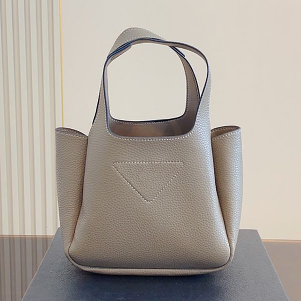 designer bag small basket bag luxurys crossbody handbag shoulder bags classic women purse new style tote bag plain wallet single shoulder ba
designer bag small basket bag luxurys crossbody handbag shoulder bags classic women purse new style tote bag plain wallet single shoulder ba