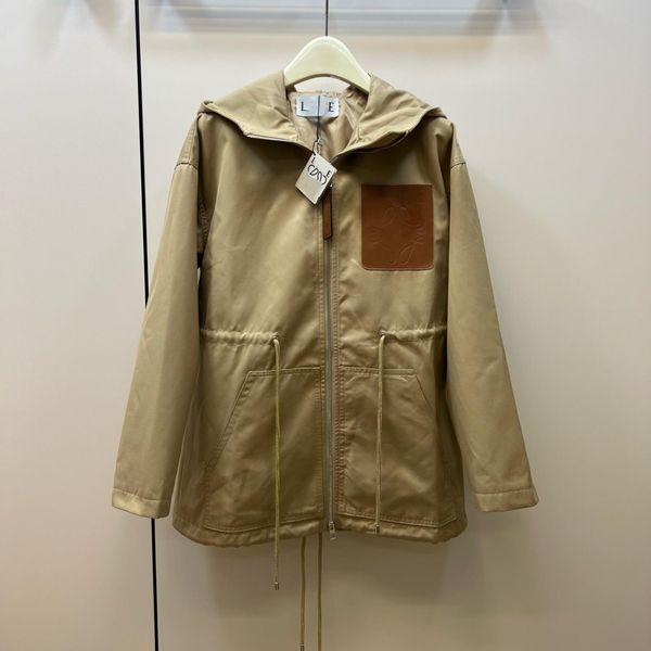 early spring and autumn 2023 designer clothes hooded drawstring waist windbreaker coat hat zipper can be opened for shawl design, loose and, Tan;black
early spring and autumn 2023 designer clothes hooded drawstring waist windbreaker coat hat zipper can be opened for shawl design, loose and, Tan;black