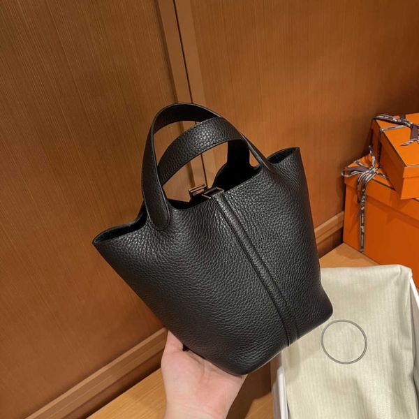 designer original herms home h tc leather hand sewn vegetable basket bag 18cm black gold buckle large capacity handbag
designer original herms home h tc leather hand sewn vegetable basket bag 18cm black gold buckle large capacity handbag