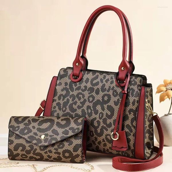 shoulder bags selling trend leopard print two-piece large-capacity one-shoulder messenger bag women's simple handbag
shoulder bags selling trend leopard print two-piece large-capacity one-shoulder messenger bag women's simple handbag