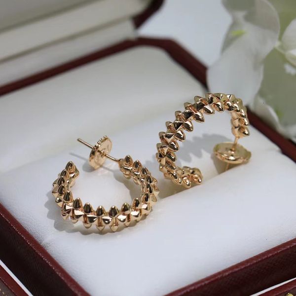 stud 925 sterling silver stud earrings for women studded with 18k rose gold luxury fashion classic jewelry party gift 230307, Golden;silver
stud 925 sterling silver stud earrings for women studded with 18k rose gold luxury fashion classic jewelry party gift 230307, Golden;silver