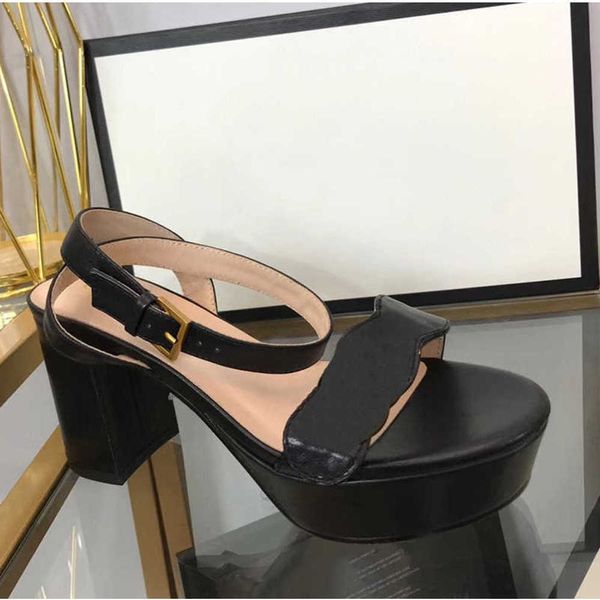2023 women designer sandals luxury high heels metallic laminate leather middle high heel sandal summer wedding shoe dress shoes size 35-42 w, Black
2023 women designer sandals luxury high heels metallic laminate leather middle high heel sandal summer wedding shoe dress shoes size 35-42 w, Black
