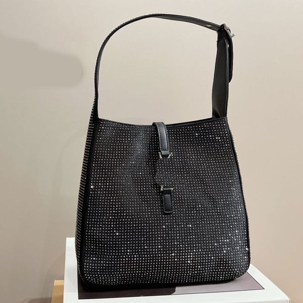 plain clutch bags full diamond handbag axillary package hobos underarm shoulder bag leather fashion metal letter women handbags large capaci
plain clutch bags full diamond handbag axillary package hobos underarm shoulder bag leather fashion metal letter women handbags large capaci