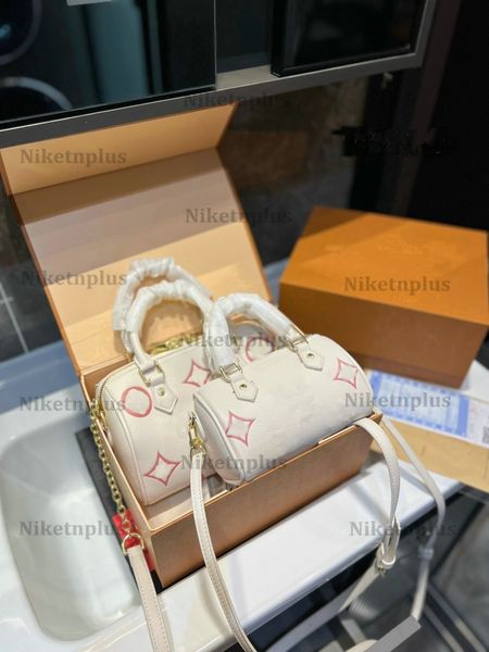 nano speedy 16cm 20cm boston bag women's monograms embossed leather crossbody mini tote designer shoulder bag totes luxury bags creme b 
nano speedy 16cm 20cm boston bag women's monograms embossed leather crossbody mini tote designer shoulder bag totes luxury bags creme b