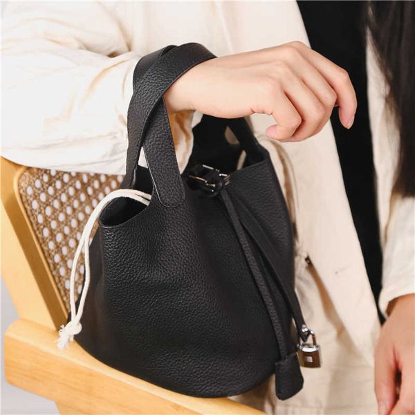 h bag designer original 2023 new leather portable bucket bag lychee lock vegetable basket hand
h bag designer original 2023 new leather portable bucket bag lychee lock vegetable basket hand
