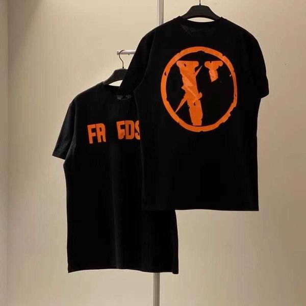 vlones trend limited big v t-shirts smoke valentine's day reflective short sleeve couples t-shirt street fashion brand summer wear, White;black
vlones trend limited big v t-shirts smoke valentine's day reflective short sleeve couples t-shirt street fashion brand summer wear, White;black