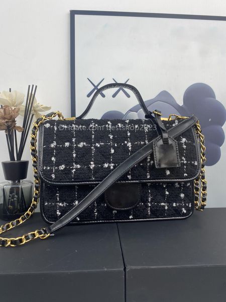 new fashion luxury women's bag designer shoulder bag woolen flap wallet crossbody black white chain handbag postman bag
new fashion luxury women's bag designer shoulder bag woolen flap wallet crossbody black white chain handbag postman bag