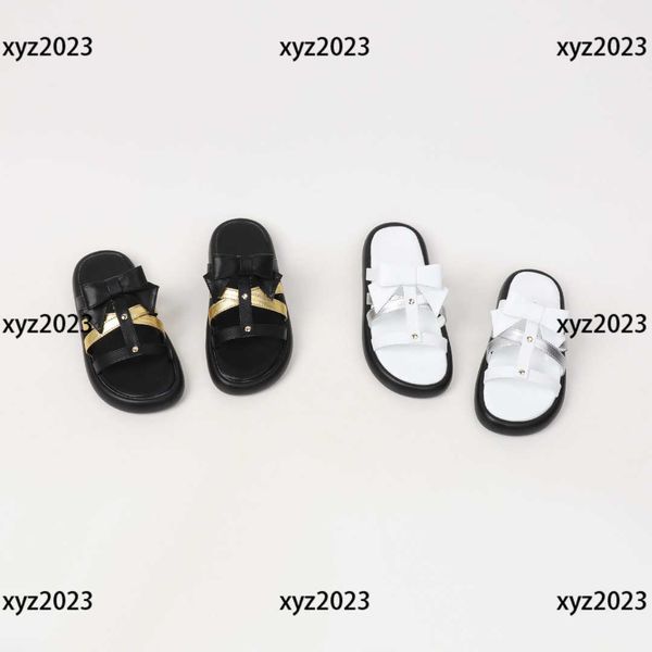 2023 kids sandals girl slippers child shoes summer bow design box packaging children' size 26-35, Black;grey
2023 kids sandals girl slippers child shoes summer bow design box packaging children' size 26-35, Black;grey