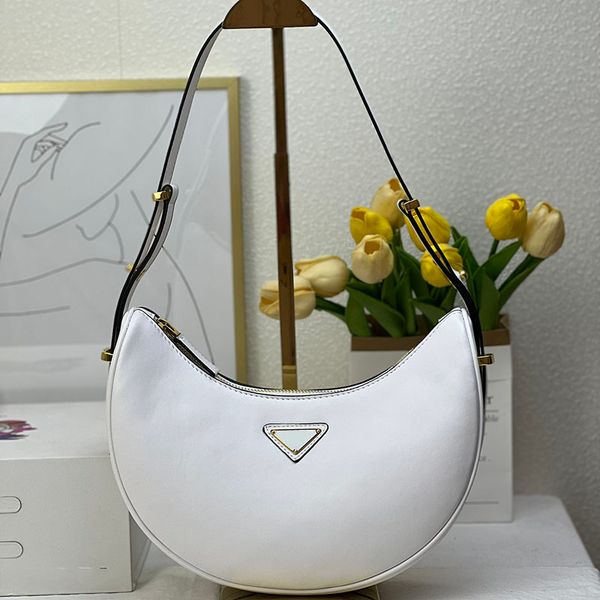 triangle crescent moon shoulder bags women armpit bag nylon designer handbags fashion hardware letters croissant purse interior zipper pocke
triangle crescent moon shoulder bags women armpit bag nylon designer handbags fashion hardware letters croissant purse interior zipper pocke