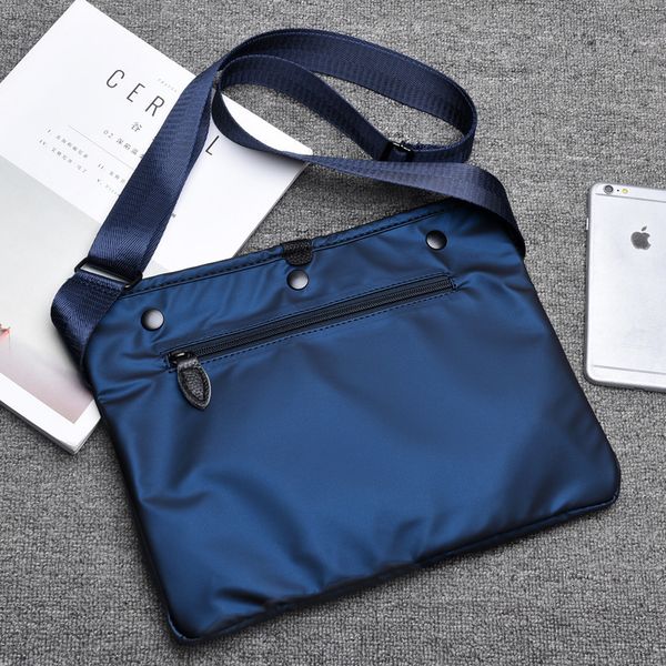 evening bags men s large capacity design messenger bag men s oxford fashion casual style simple travel shoulder 230308
evening bags men s large capacity design messenger bag men s oxford fashion casual style simple travel shoulder 230308