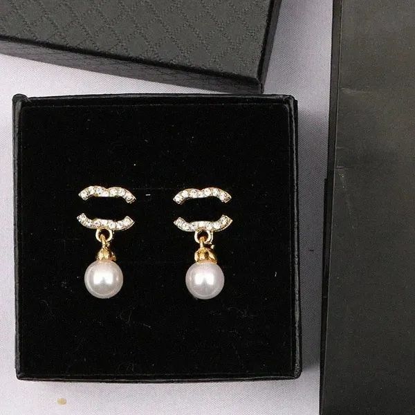 18k gold plated designers brand channel earrings designer letter ear stud women crystal pearl geometric earring for wedding party jewerlry a, Golden;silver
18k gold plated designers brand channel earrings designer letter ear stud women crystal pearl geometric earring for wedding party jewerlry a, Golden;silver