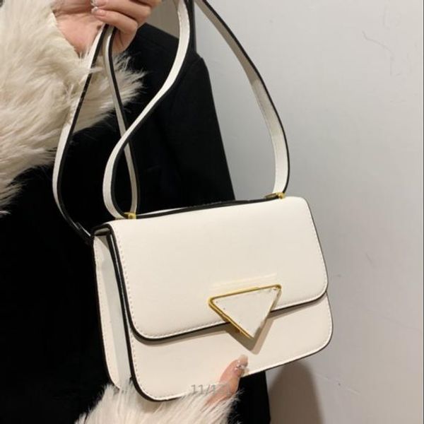 women handbags cross body bags designer design high-grade texture single shoulder messenger thin shoulder strap
women handbags cross body bags designer design high-grade texture single shoulder messenger thin shoulder strap