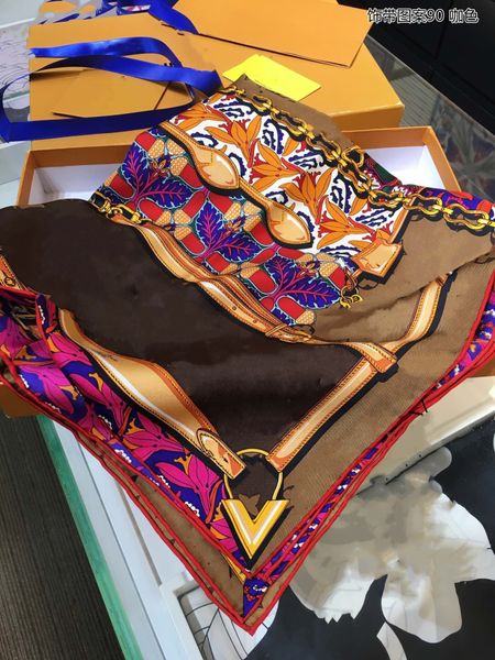 90*90cm real silk square scarf r twill pure hand-rolled turban printed padlock figure can be done belly pocket multi accessories, Blue;gray
90*90cm real silk square scarf r twill pure hand-rolled turban printed padlock figure can be done belly pocket multi accessories, Blue;gray