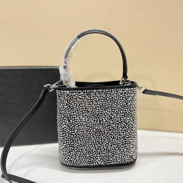 luxury designer duehesse tote bag women's handbag crossbody bag fashion classic triangle logo one shoulder bag waterproof crystal decor
luxury designer duehesse tote bag women's handbag crossbody bag fashion classic triangle logo one shoulder bag waterproof crystal decor