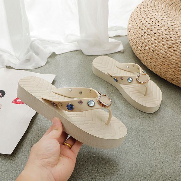 2023 designer plaid slippers men's and women's lovers classic slippers leather berry sandals plaid stripe slide platform sandals f, Black
2023 designer plaid slippers men's and women's lovers classic slippers leather berry sandals plaid stripe slide platform sandals f, Black