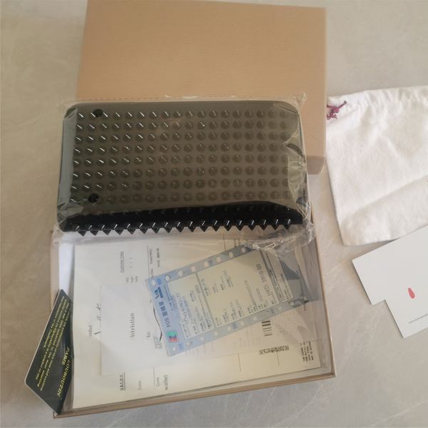 women purse long style panelled spiked clutch women's patent leather mixed color rivets bag clutches lady long purses with spikes, Red;black
women purse long style panelled spiked clutch women's patent leather mixed color rivets bag clutches lady long purses with spikes, Red;black