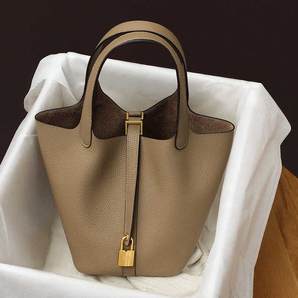 designer original herms viney bag niche new bucket large capacity high-grade sense foreign style vegetable basket hand genuine leather women
designer original herms viney bag niche new bucket large capacity high-grade sense foreign style vegetable basket hand genuine leather women