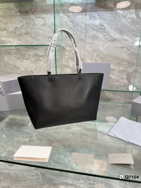 5a level level tote bag, large capacity shopping bag, handbag, senior leather bag designer, women bag, crocodile leather bag, mother bag
5a level level tote bag, large capacity shopping bag, handbag, senior leather bag designer, women bag, crocodile leather bag, mother bag