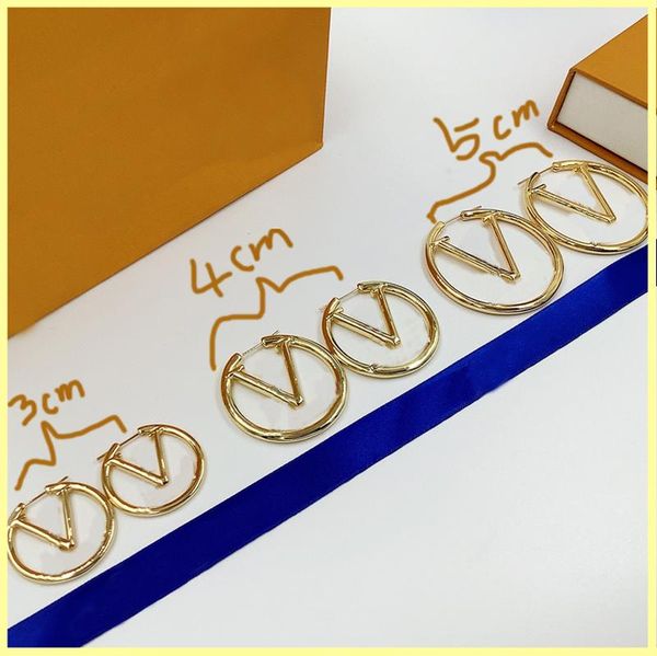 women hoops earrings letter v womens circle simple earring jewelry luxurys designer earrings letter stud earring 21081205r, Golden;silver
women hoops earrings letter v womens circle simple earring jewelry luxurys designer earrings letter stud earring 21081205r, Golden;silver