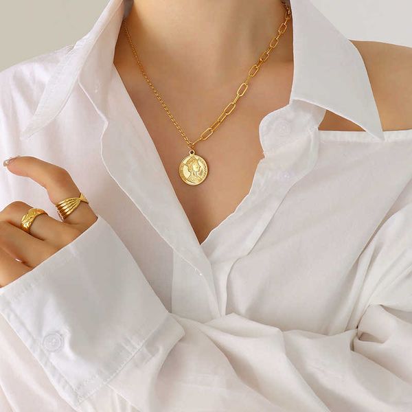 pendant necklaces fashion crown queen portrait pendant necklace for women goth titanium steel clavicle chain choker jewelry gift collar femm, Silver
pendant necklaces fashion crown queen portrait pendant necklace for women goth titanium steel clavicle chain choker jewelry gift collar femm, Silver