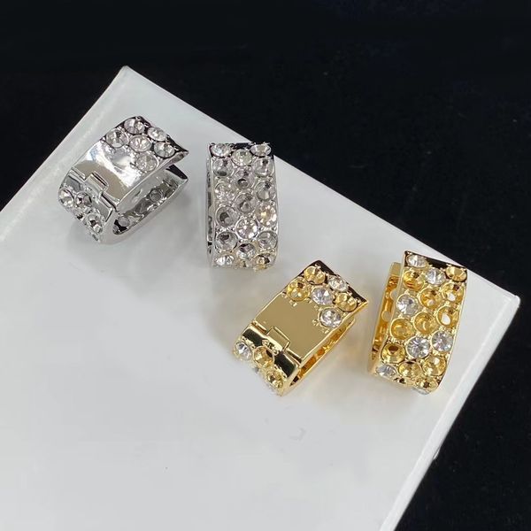 2023 brand statement huggie earrings. 18k gold-plated, silver-plated rhinestone luxury earrings designer for women. trendy high-end aretes d, Golden;silver
2023 brand statement huggie earrings. 18k gold-plated, silver-plated rhinestone luxury earrings designer for women. trendy high-end aretes d, Golden;silver