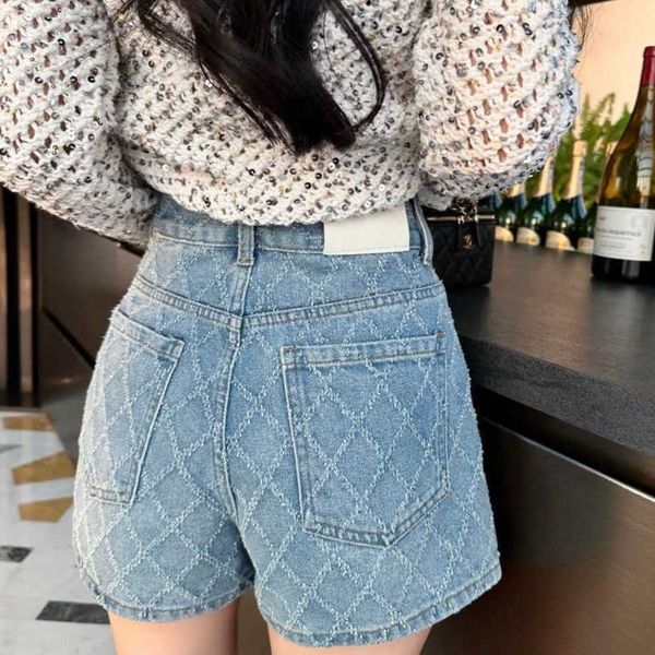 23ss brand designer women denim shorts two button high waist shorts womens clothing a1, White;black
23ss brand designer women denim shorts two button high waist shorts womens clothing a1, White;black