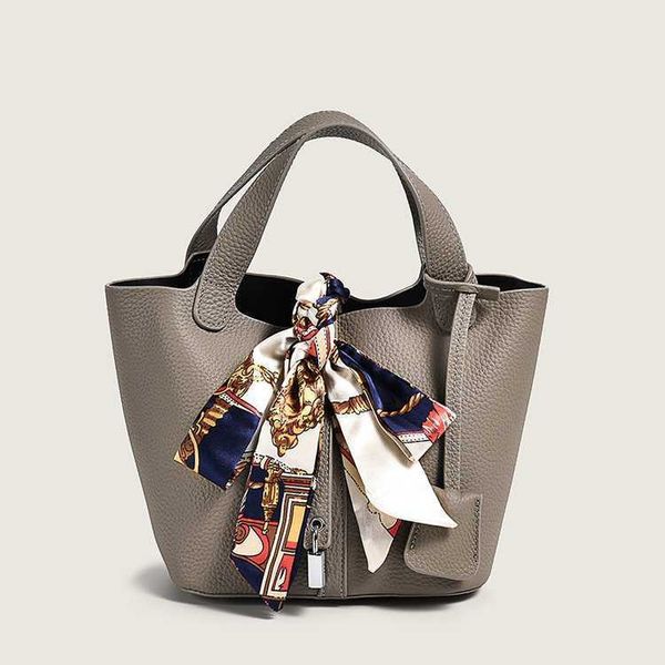 h bag designer original vegetable basket bag women's genuine leather 2023 child mother bucket head hand simple large capacity hand 7r06
h bag designer original vegetable basket bag women's genuine leather 2023 child mother bucket head hand simple large capacity hand 7r06