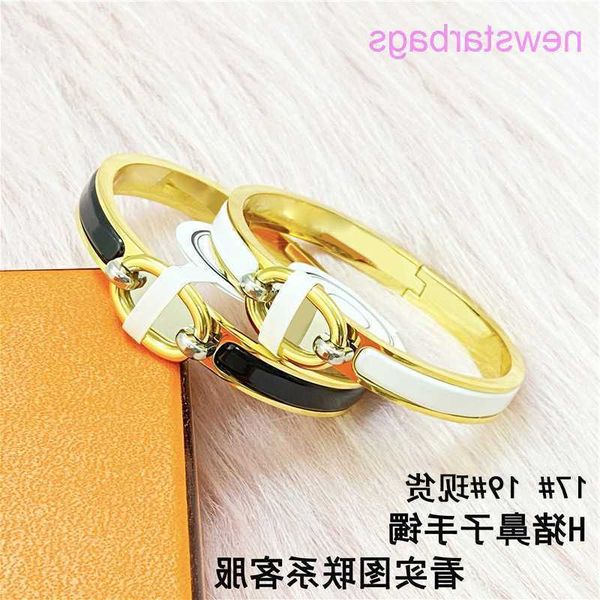 designer herm bracelet for sale high-version h family's new enamel pig nose bracelet aijia product anchor chain 8-button couple in54, Golden;silver
designer herm bracelet for sale high-version h family's new enamel pig nose bracelet aijia product anchor chain 8-button couple in54, Golden;silver