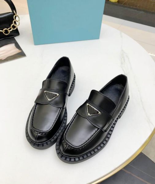 2023 short boots ladies casual shoes designer luxury black white thick bottom leather shoes comfortable outdoor waterproof mens designer sho
2023 short boots ladies casual shoes designer luxury black white thick bottom leather shoes comfortable outdoor waterproof mens designer sho