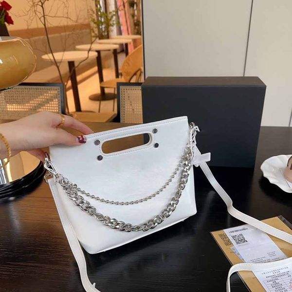 luxury designers classic silver tone metal chain handbag with huge capacity outdoor portable womens casual messenger bag suitcase multi pock
luxury designers classic silver tone metal chain handbag with huge capacity outdoor portable womens casual messenger bag suitcase multi pock