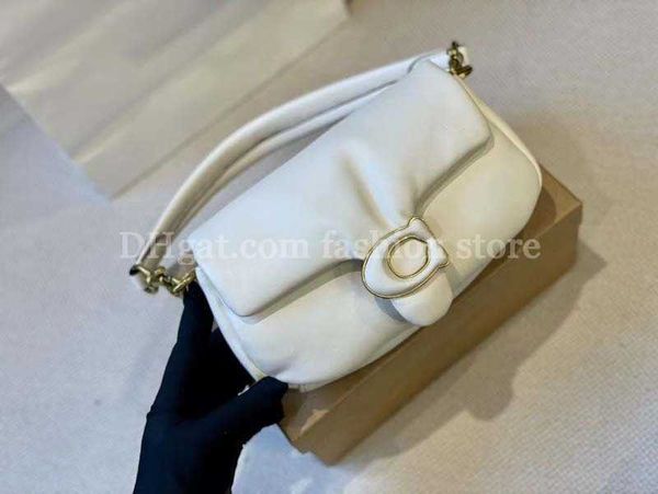 luxury designer bag sunshade cloud handbag womens pillow bag sheepskin warm and sweet full of enthusiasm 2023 latest fashion pillow tiger
luxury designer bag sunshade cloud handbag womens pillow bag sheepskin warm and sweet full of enthusiasm 2023 latest fashion pillow tiger