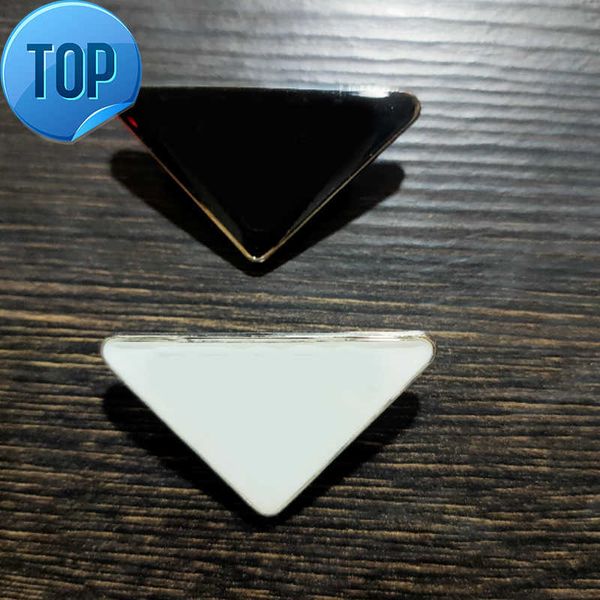 metal triangle letter brooch women girl triangle brooch suit lapel pin white black fashion jewelry accessories, Gray
metal triangle letter brooch women girl triangle brooch suit lapel pin white black fashion jewelry accessories, Gray
