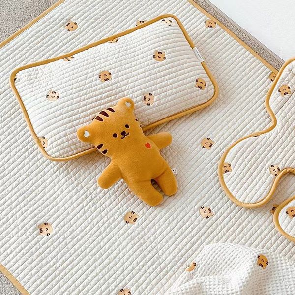 pillows baby head protector pillow for born four seasons pography accessories nursing room decoration nap 230309
pillows baby head protector pillow for born four seasons pography accessories nursing room decoration nap 230309
