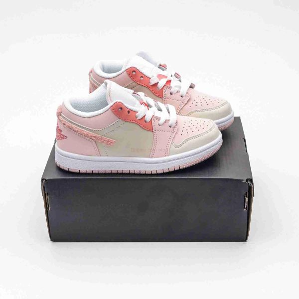 1 low se mighty swooshers pink w kids sports shoes 1s pastel pink white pink girls boys children students sneakers dm5443-666 us size 8c-3y, Black
1 low se mighty swooshers pink w kids sports shoes 1s pastel pink white pink girls boys children students sneakers dm5443-666 us size 8c-3y, Black