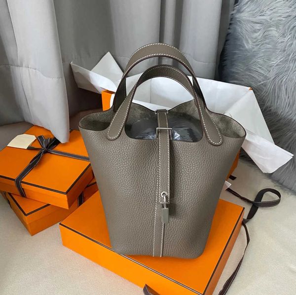 designer original herms vegetable basket bag women's bucket head layer cowhide hand 2023 new fashion versatile large capacity hand
designer original herms vegetable basket bag women's bucket head layer cowhide hand 2023 new fashion versatile large capacity hand
