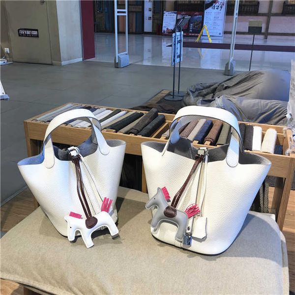 designer original herms milk white layer cowhide vegetable basket bag leather bucket lady's soft hand open women's small
designer original herms milk white layer cowhide vegetable basket bag leather bucket lady's soft hand open women's small