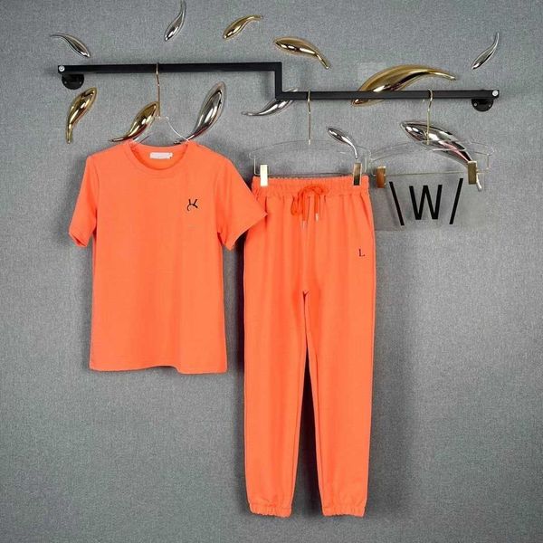 23ss designer brand tracksuit summer new womens short-sleeved t-shirt casual pants sports fashion suit womens clothing a1, Gray
23ss designer brand tracksuit summer new womens short-sleeved t-shirt casual pants sports fashion suit womens clothing a1, Gray